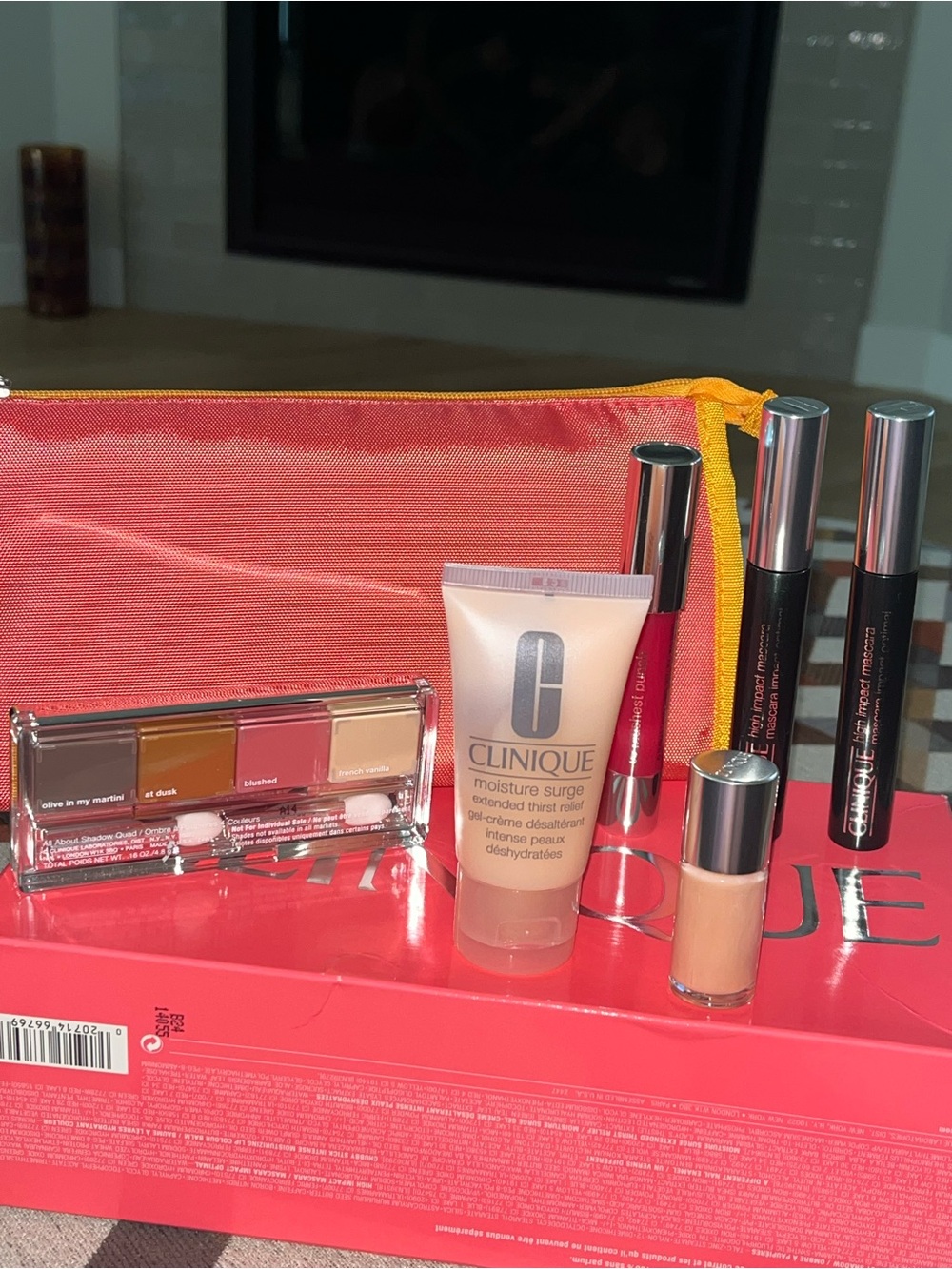 Clinique Set of 6 make up items new in Bag/Box